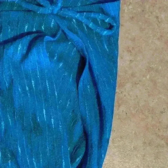 NWT AGB two layer top w/peek a boo shoulder turquoise fun hides flaws summer - Picture 5 of 8